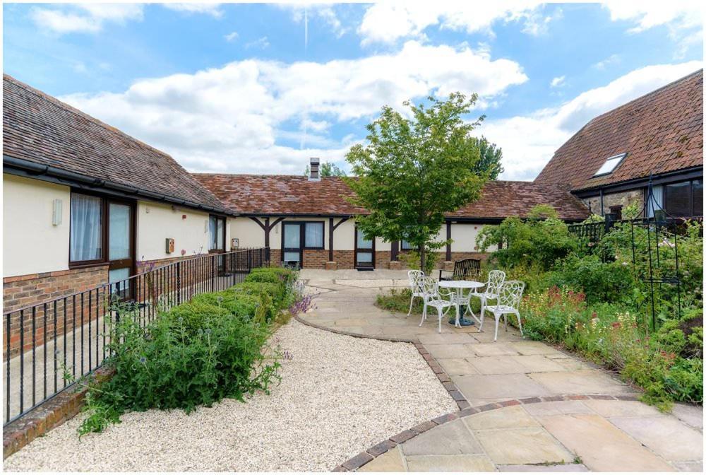 Kingfisher Barn Bed & Breakfast Abingdon-on-Thames Exterior photo