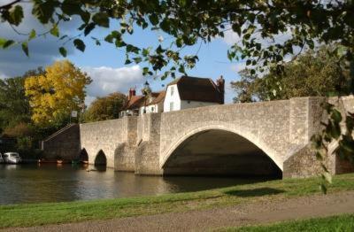 Kingfisher Barn Bed & Breakfast Abingdon-on-Thames Exterior photo